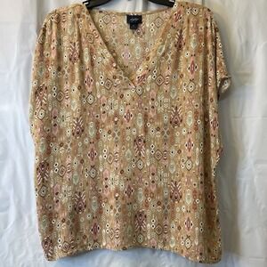 Daytrip Women M VNeck Aztec Geometric Pattern Gold Detail Cropped Sleeve Blouse